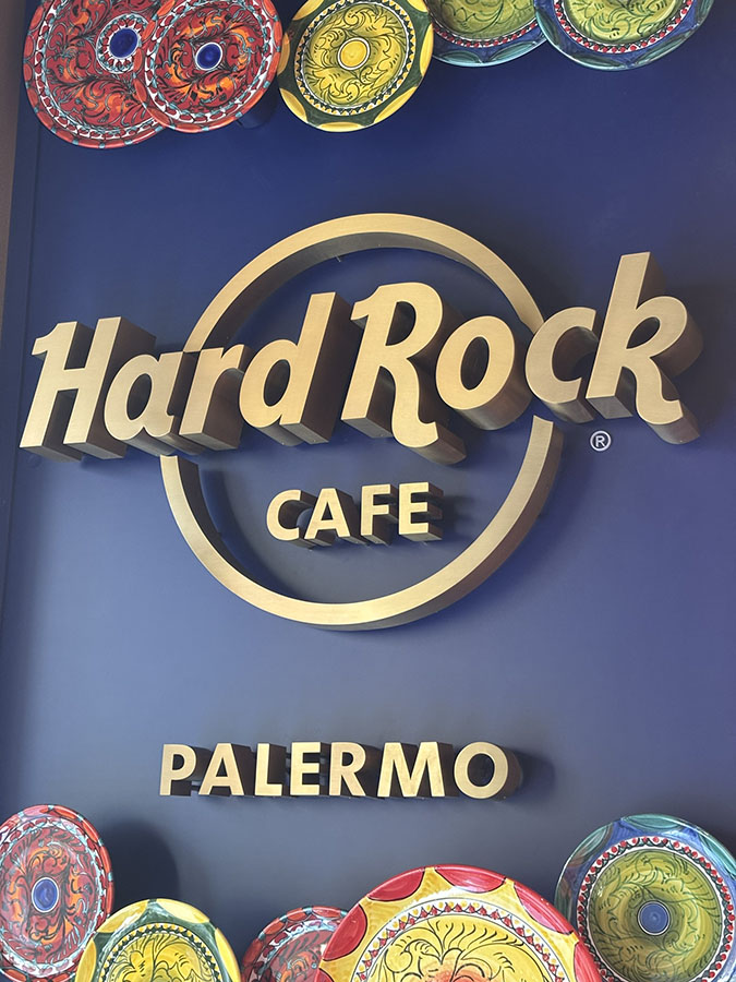 Logo Hard Rock Café Palermo con decorazione grafica personalizzata
